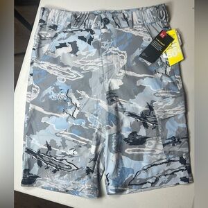 NWT Under Armor Youth Boys XL (32W) Heatgear Storm Digital Camo Cargo Shorts